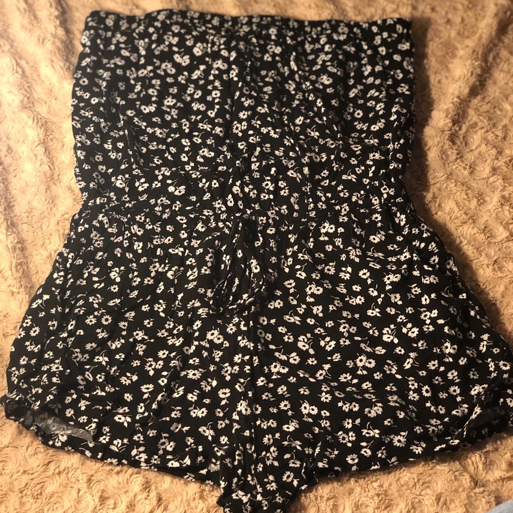 Romper - Picture 3 of 4